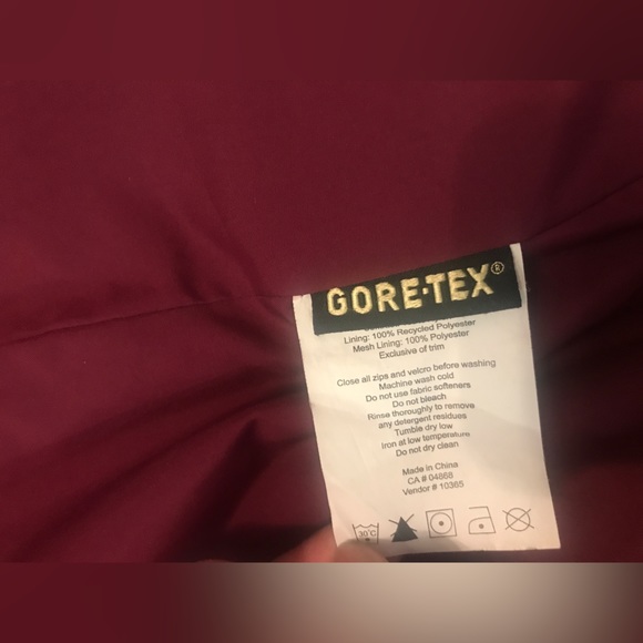 Mountain Equipment Co-op Fuchsia colour shell size medium - Picture 5 of 8